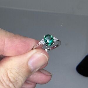 Elegant Green Emerald and Silver Ring